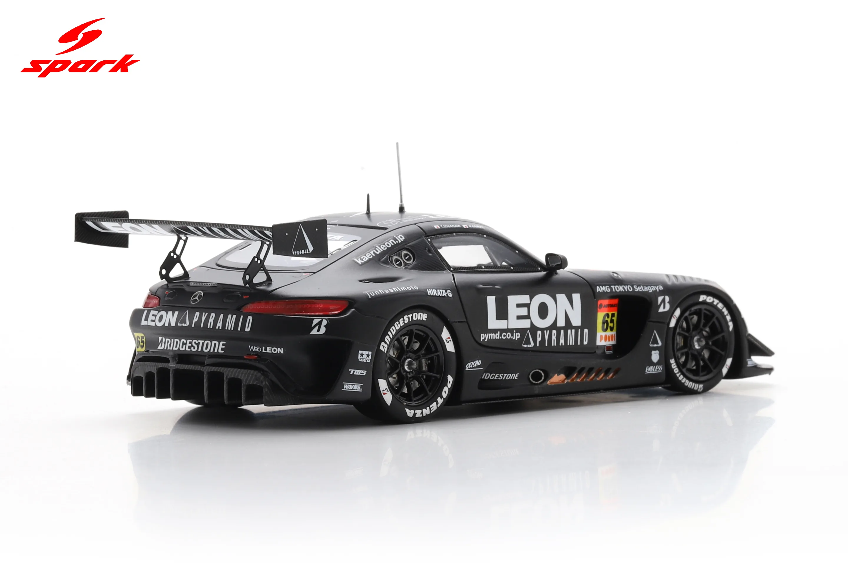LEON PYRAMID AMG K2 R&D LEON RACING No.65 GT300 Class Champion SUPER GT 2025 N. Gamou - T. Suganami with Champion board
