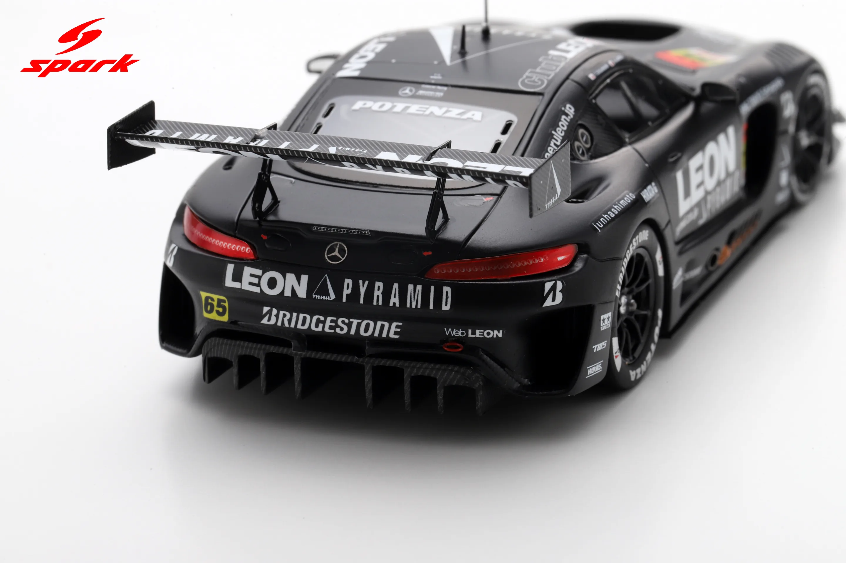 LEON PYRAMID AMG K2 R&D LEON RACING No.65 GT300 Class Champion SUPER GT 2025 N. Gamou - T. Suganami with Champion board