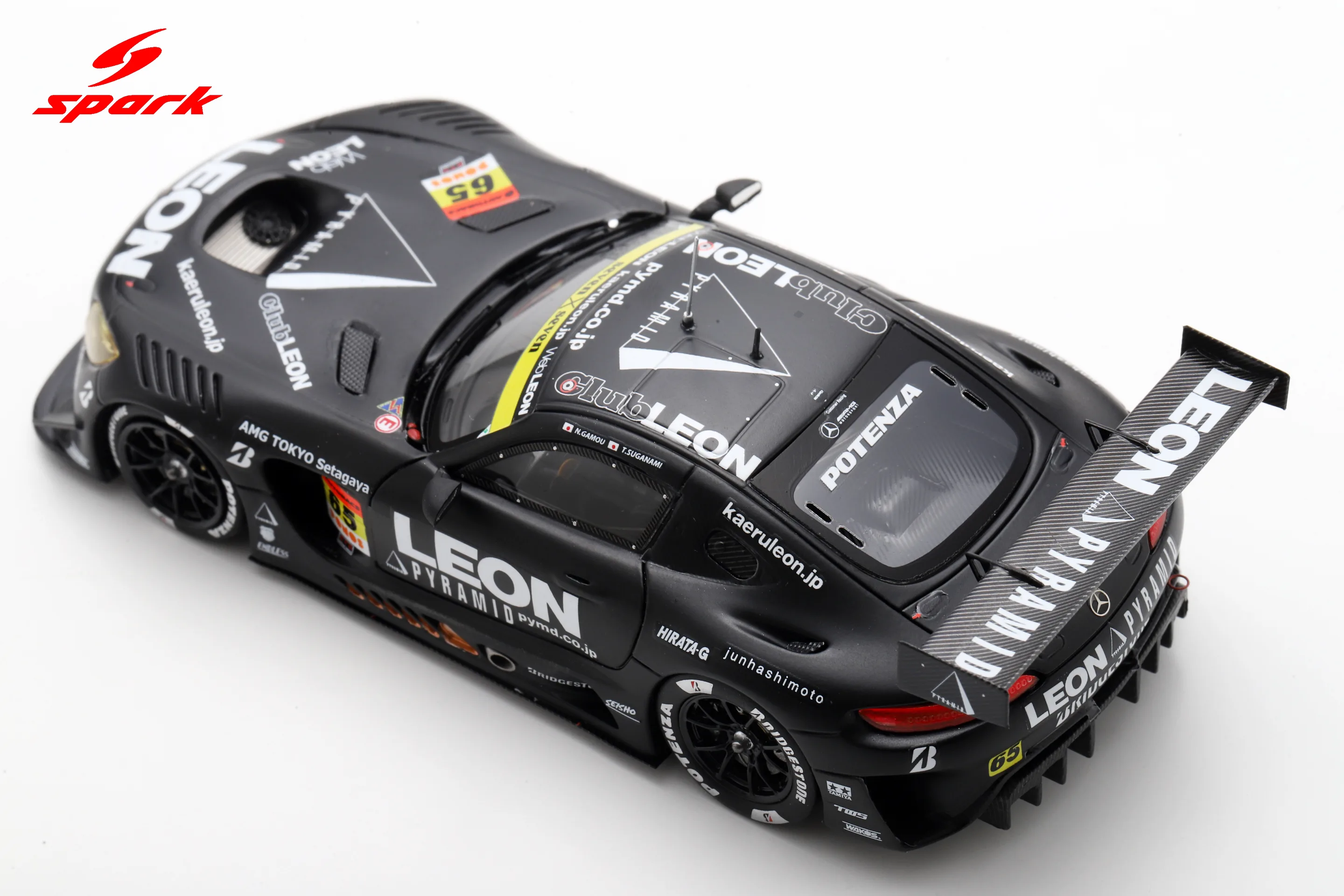 LEON PYRAMID AMG K2 R&D LEON RACING No.65 GT300 Class Champion SUPER GT 2025 N. Gamou - T. Suganami with Champion board